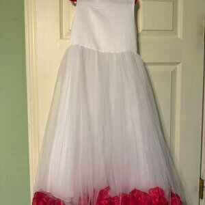 Girls Holiday/Wedding Dress Red and White Sleeveless Rose Flower Dress Size 8